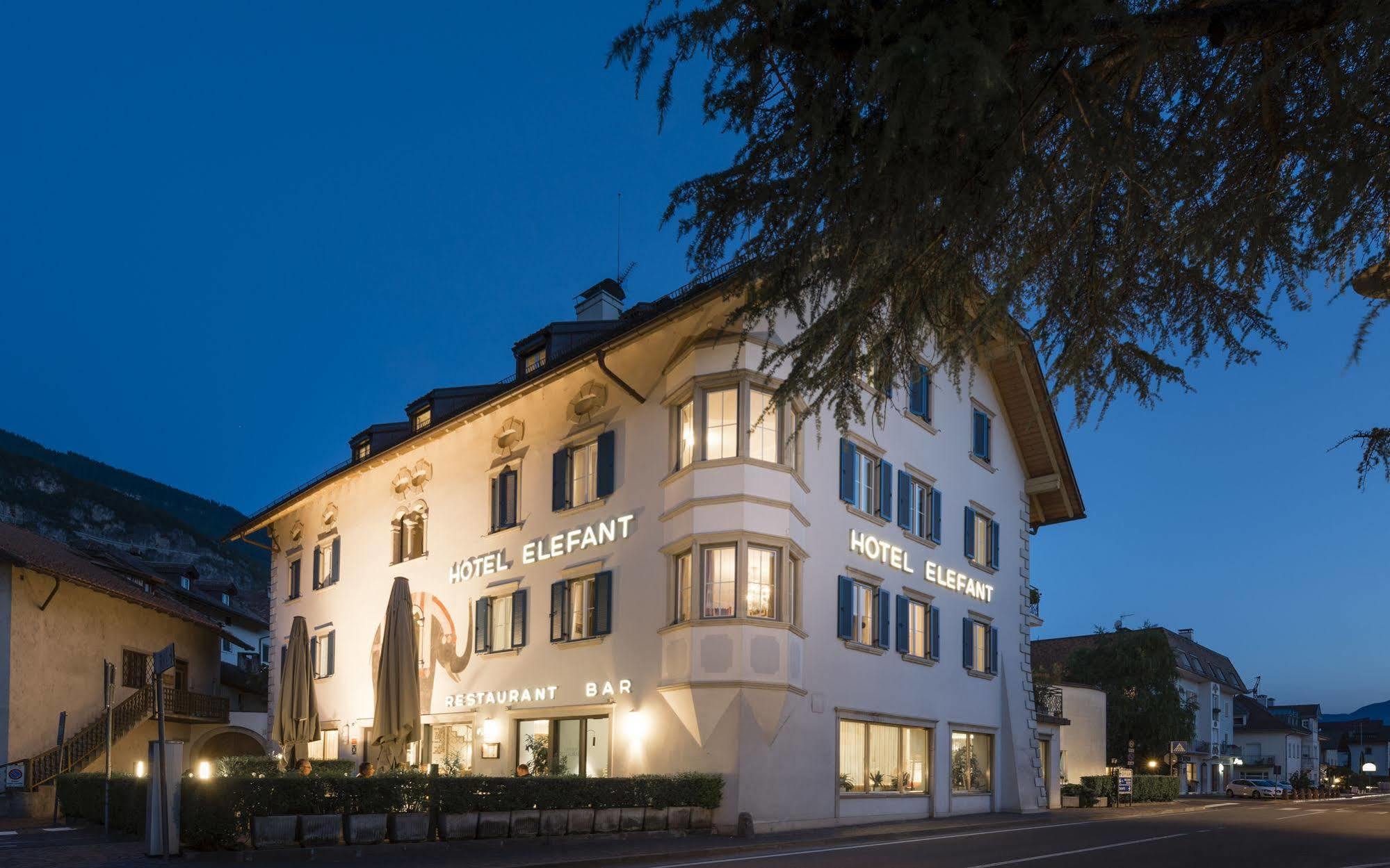 Hotel Elefant Ora / Auer Exterior foto