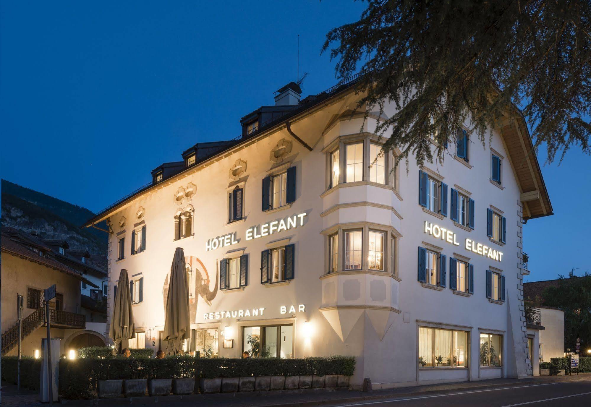 Hotel Elefant Ora / Auer Exterior foto